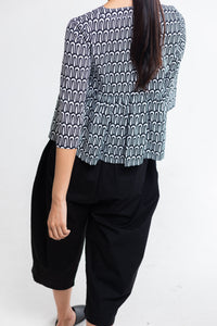 Kalgit[Wrap-over neckline] Frill Blouse