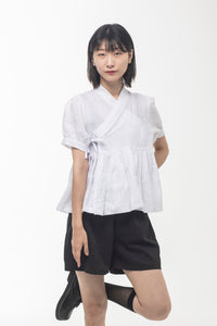 Mokpangit and puffed sleeve blouse