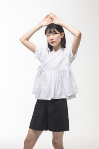 Mokpangit and puffed sleeve blouse